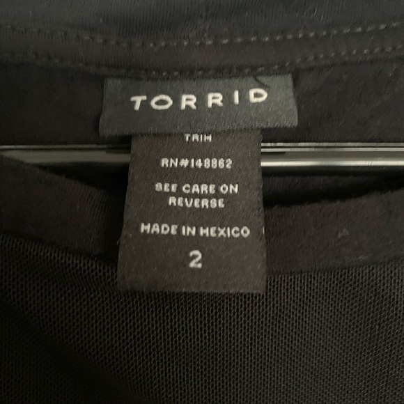 Torrid Graphic Tank Sz2 - Picture 3 of 3